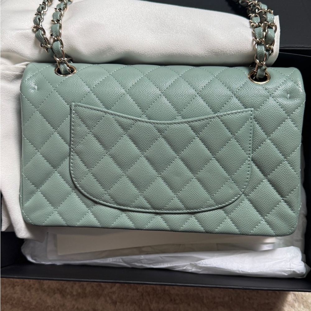 Chanel Green Quilted Shoulder Bag with Silver Hardware - Picture 2 of 15